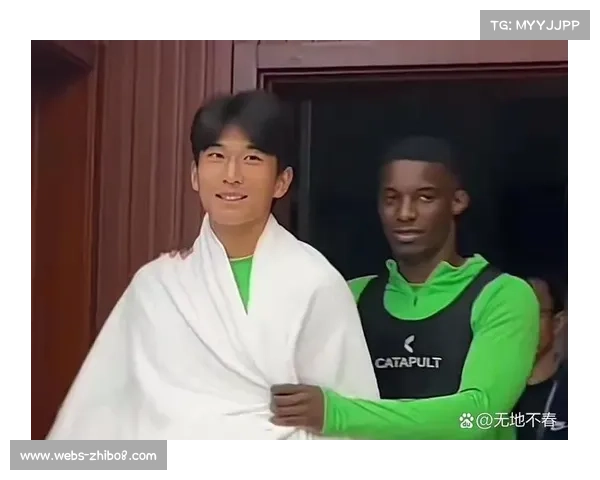 上海申花后卫线稳定升级 陈晋一朱辰杰搭档形成铁壁防线 上海申花后卫线稳定升级 陈晋一朱辰杰搭档形成铁壁防线